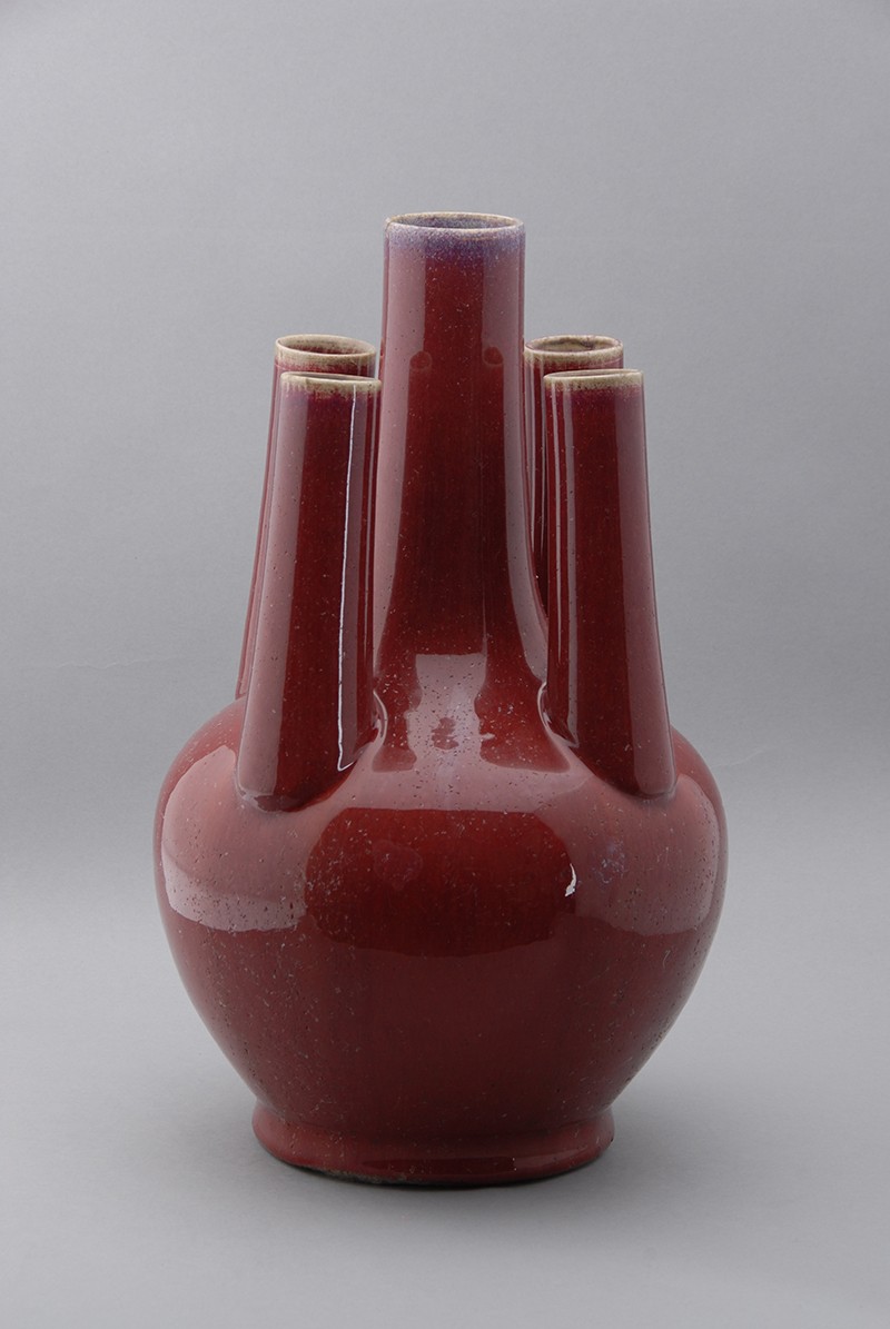 清朱砂球腹五管瓷瓶