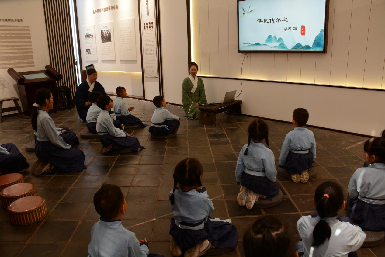 德阳市博物馆开展“君子养成计划”研学活动(图3) 德阳市博物馆开展“君子养成计划”研学活动(图3)