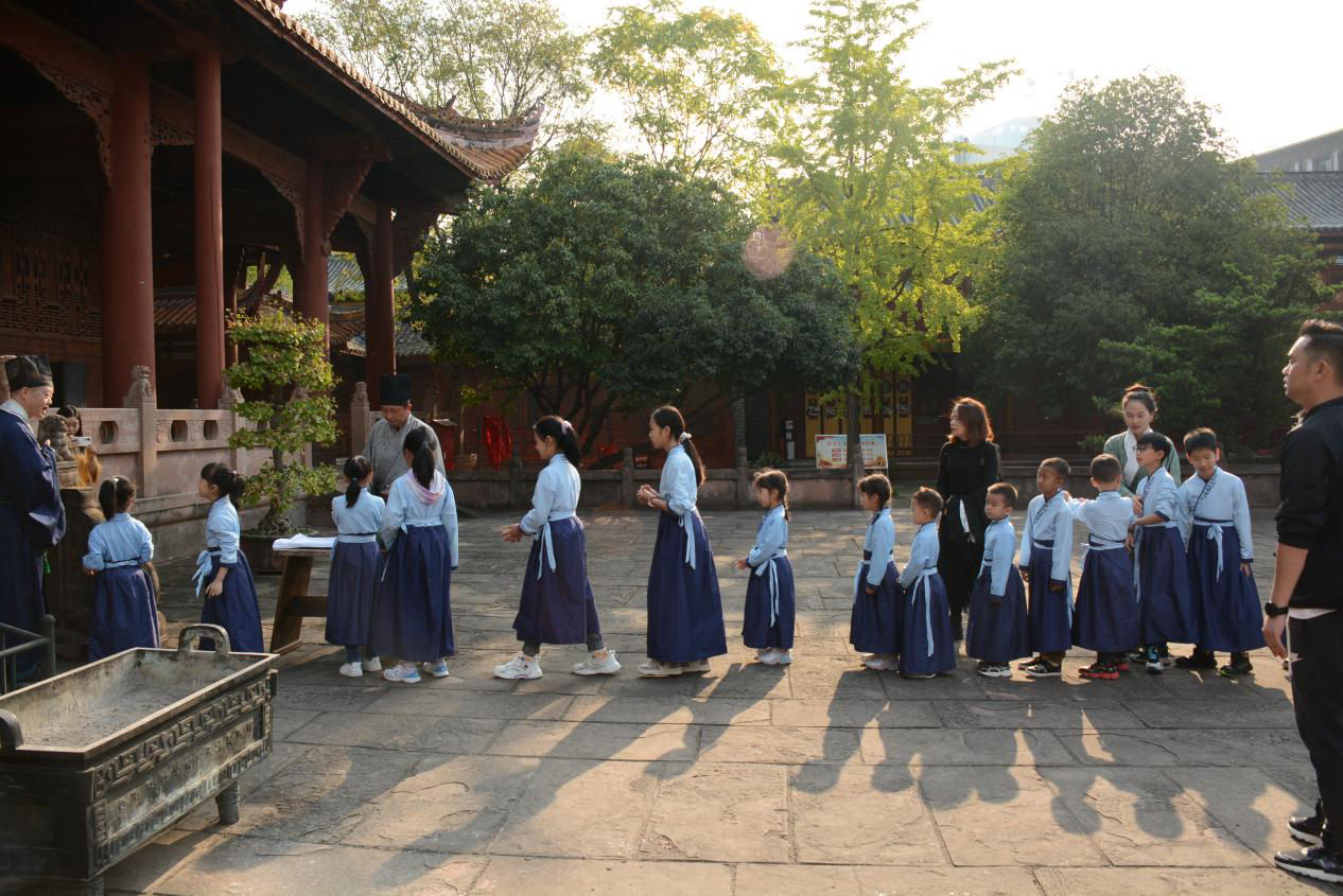 德阳市博物馆开展“君子养成计划”研学活动(图2) 德阳市博物馆开展“君子养成计划”研学活动(图2)