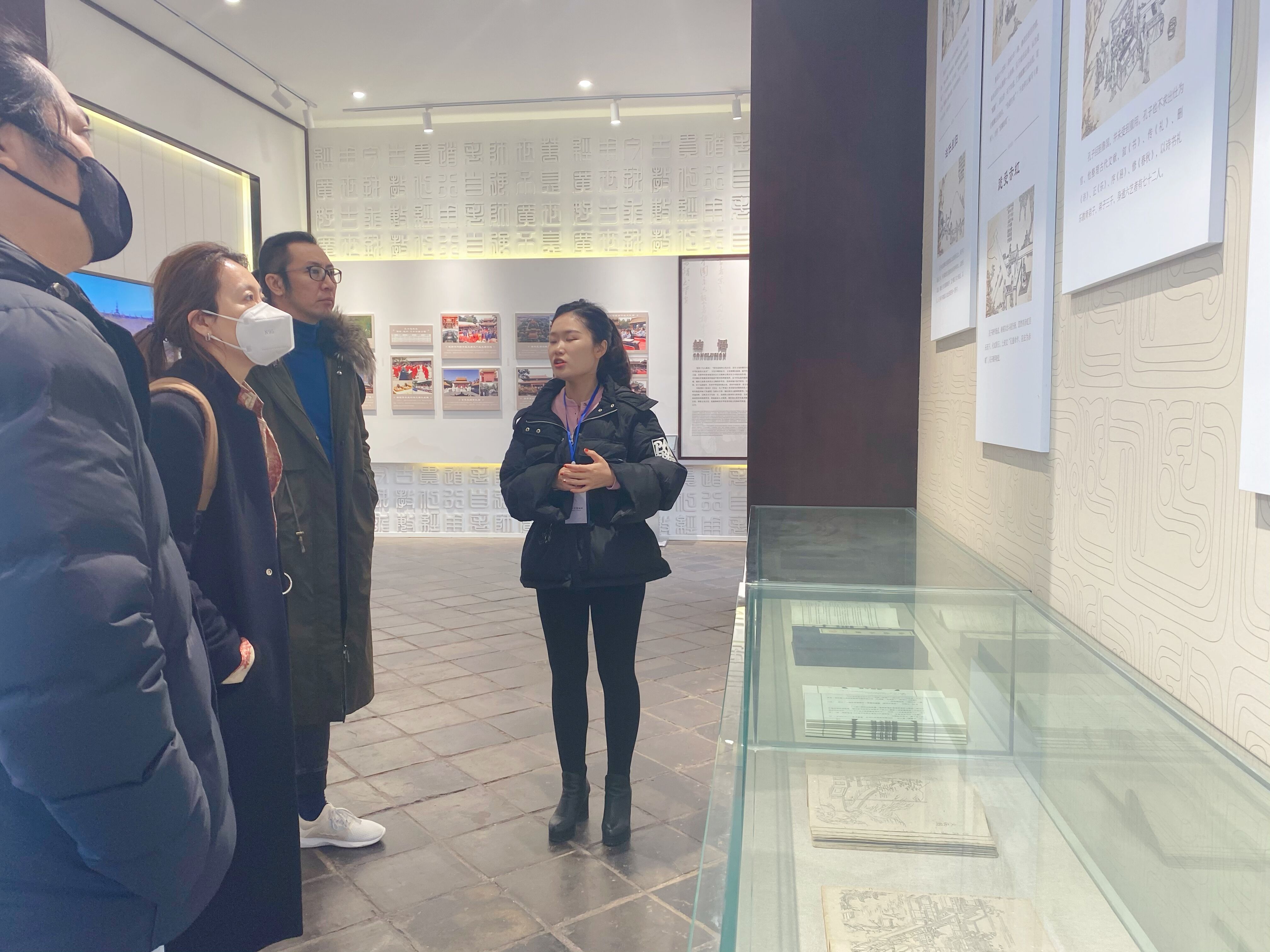 “德阳市群众文化中心活动项目”戏剧演艺公园导演组采风活动走进德阳文庙(图3) “德阳市群众文化中心活动项目”戏剧演艺公园导演组采风活动走进德阳文庙(图3)