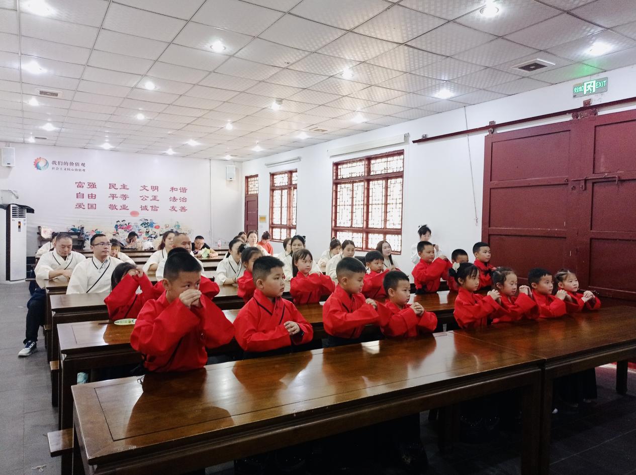 德阳市博物馆开展“守护传承·放飞梦想”亲子研学活动(图3) 德阳市博物馆开展“守护传承·放飞梦想”亲子研学活动(图3)