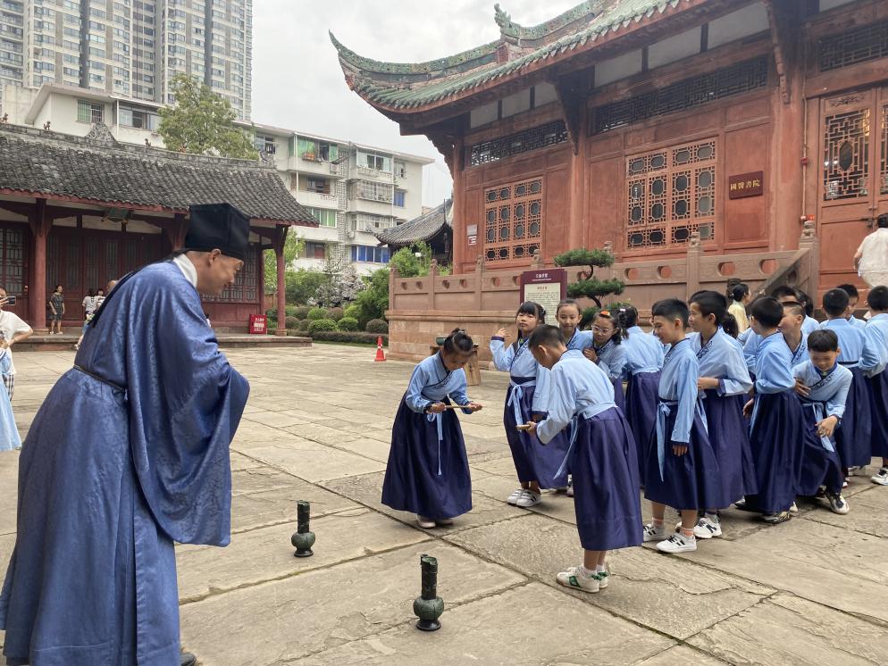 德阳市博物馆开展“六艺”研学旅行实践活动(图2) 德阳市博物馆开展“六艺”研学旅行实践活动(图2)