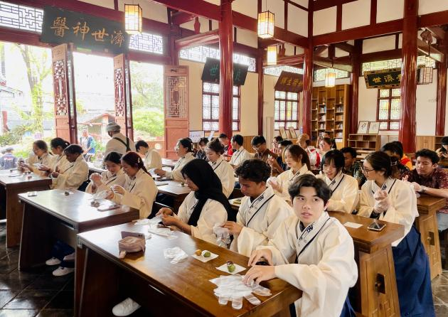 德阳市博物馆举办“春祭盛典·青团时光”甲辰年清明传统文化活动(图4) 德阳市博物馆举办“春祭盛典·青团时光”甲辰年清明传统文化活动(图4)