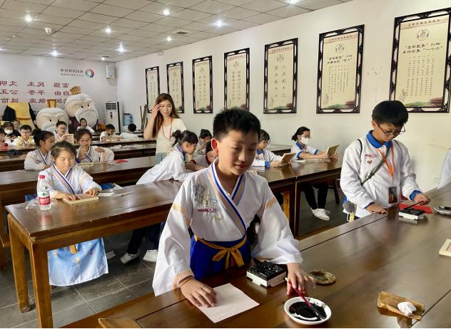 德阳文庙开展“守护传承 放飞梦想”研学旅行实践活动(图6) 德阳文庙开展“守护传承 放飞梦想”研学旅行实践活动(图6)