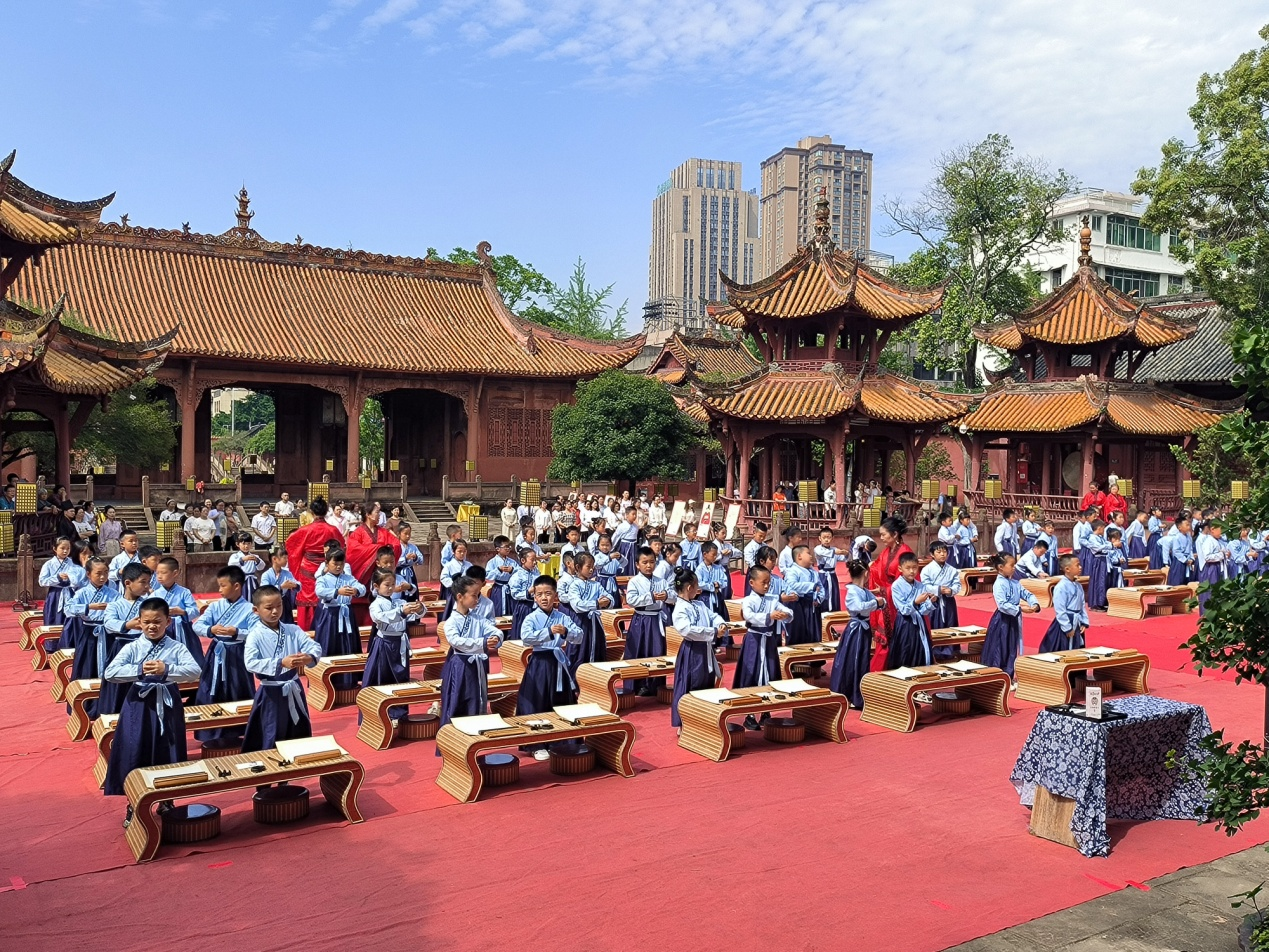 德阳市博物馆举行2024年开笔礼活动(图6) 德阳市博物馆举行2024年开笔礼活动(图6)