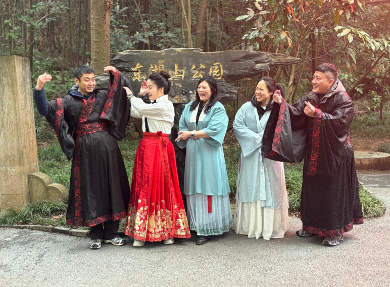 德阳市博物馆工会举办2025年职工春季户外采风活动(图18) 德阳市博物馆工会举办2025年职工春季户外采风活动(图18)