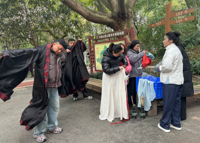 德阳市博物馆工会举办2025年职工春季户外采风活动(图17) 德阳市博物馆工会举办2025年职工春季户外采风活动(图17)