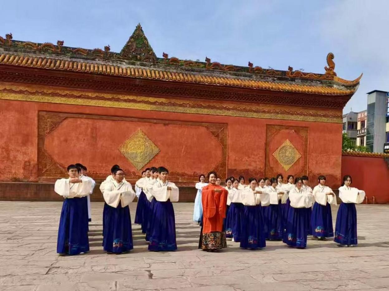 德阳市博物馆2025德阳文庙五一劳动文化周活动圆满落幕(图6) 德阳市博物馆2025德阳文庙五一劳动文化周活动圆满落幕(图6)