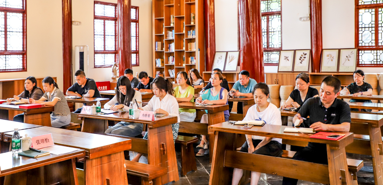 德阳市博物馆理事会成立大会暨第一届一次会议顺利召开(图3)