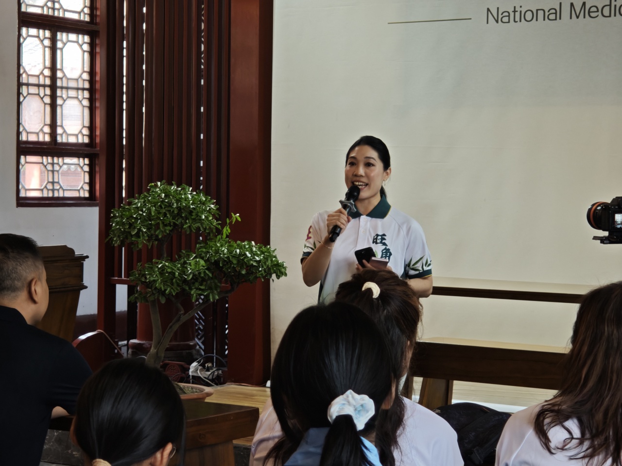 礼敬先师 情系中华|旺角区少年警讯香港青年研习团走进德阳文庙(图14) 礼敬先师 情系中华|旺角区少年警讯香港青年研习团走进德阳文庙(图14)