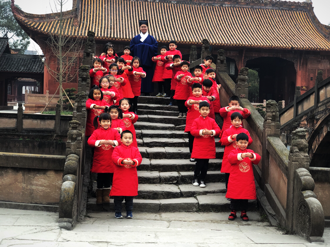 举行少儿拜孔仪式 传承优秀传统文化(图2)